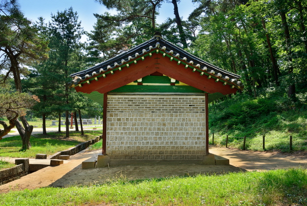 고종 홍릉의 수복방 우측면
